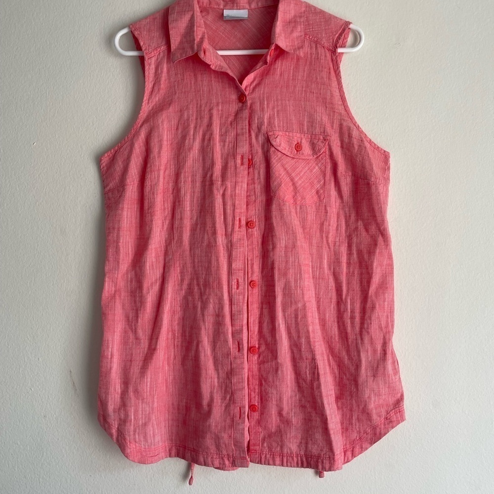 Columbia sleeveless button up pink cotton hiking top with front pocket